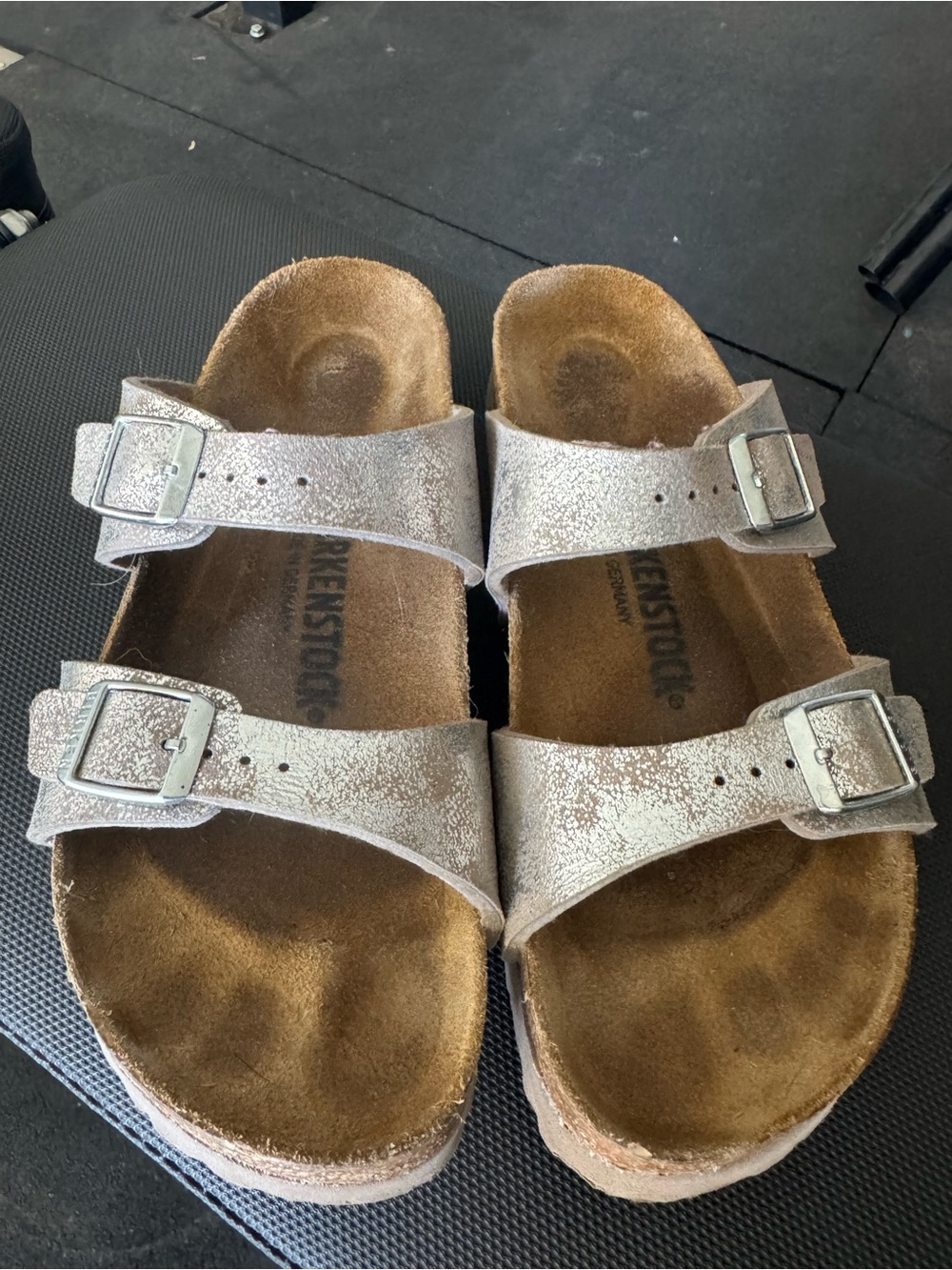 Birkenstocks women’s size 39 silver